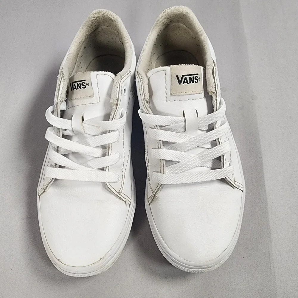 Vans Kids Low Top White Leather Skate Shoes Sneakers White Size 4.0 Kids